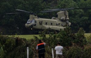 O nadador de Balvarian, dos guardas costeiros, os detalhes são armazenados por 165 campistas de inundações do Texas em seu primeiro trabalho | Vídeo O nadador de Balvarian, dos guardas costeiros, os detalhes são armazenados por 165 campistas de inundações do Texas em seu primeiro trabalho | Vídeo
