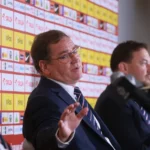 O novo treinador Jan Urban fez uma viagem a problemas na seleção polonesa