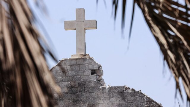 O papa exige um cessar -fogo depois que a Igreja Católica em Gaza é atingida por uma aparente ataque israelense

