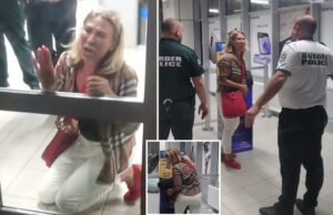 O passageiro da Ryanair cai de joelhos em lágrimas depois que se recusou a embarcar em muita bagagem O passageiro da Ryanair cai de joelhos em lágrimas depois que se recusou a embarcar em muita bagagem