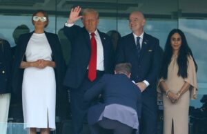 O presidente Trump e a primeira -dama Melania chegam ao estádio MetLife para aplausos para a final da Copa do Mundo do Clube da FIFA O presidente Trump e a primeira -dama Melania chegam ao estádio MetLife para aplausos para a final da Copa do Mundo do Clube da FIFA