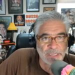 O principal superstar da WWE desiste da mídia social depois de receber ameaças de morte; Vince Russo reage
