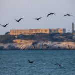 O procurador -geral Pam Bondi visita Alcatraz para conduzir os planos de Trump de reabrir a antiga prisão