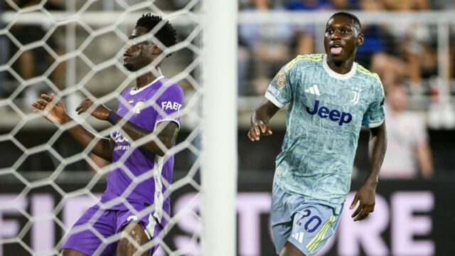 O que estamos ouvindo a janela de transferência: Man United Considere Kolo Muani em Pesquisa de Striker

