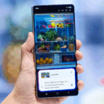 Capturas de tela de telas telefônicas que mostram como você pode usar a edição generativa de fotos em um dispositivo Samsung