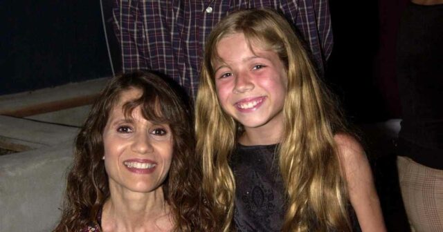 Jennifer Aniston está interpretando a mãe de Jennette McCurdy, estou feliz por minha mãe morrer a série