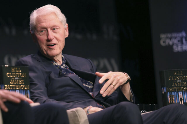 O relatório do WSJ revela o 50º aniversário dos 50 da conta de Bill Clinton para Jeffrey Epstein

