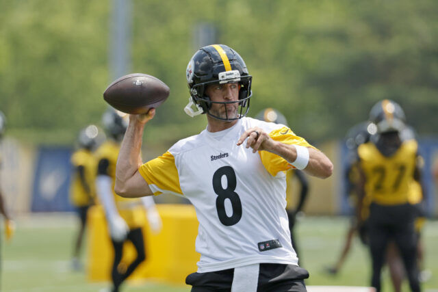 O rosto de Aaron Rodgers dos Steelers deve ser exibido por ex treinador


