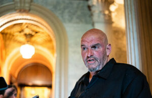 O senador Fetterman agradece ao governo Trump por projetos de infraestrutura da Pensilvânia O senador Fetterman agradece ao governo Trump por projetos de infraestrutura da Pensilvânia