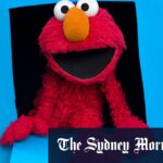 Elmo, um alegre Muppet vermelho criado em 1979, mas Forever 3½, tem mais de 650.000 seguidores em X.