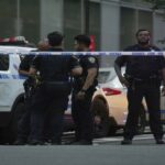 O tiroteio nos Estados Unidos Manhattan, 5 pessoas foram mortas, incluindo policiais e autores.