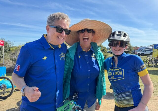 O treinador de ciclismo da Bay Area High School morre depois que a bicicleta caiu

