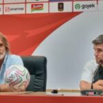 O treinador do Dewa United está muito orgulhoso de equilibrar a persiba com 10 jogadores