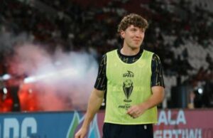 Ole Romeny feriu, Erick Thahir: Não culpe o arama fc e paulinho O treinador do Oxford United revelou más notícias sobre Romey Ole