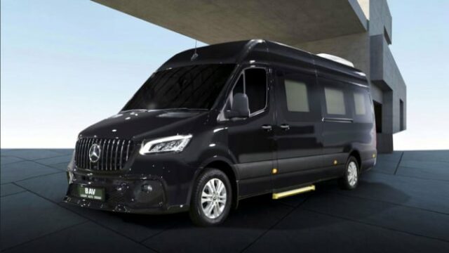 O último velocista de Bav Mercedes parece Jet Pessoal

