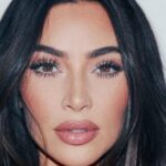 O vazamento de tratamento que Kim Kardashian viveu focou em melhorar a qualidade da pele.