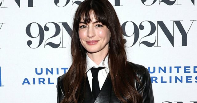 O vestido Maxi Maxi de Anne Hathaway é uma obra de arte, e esse visual de US $ 23 garras do visual

