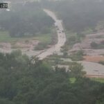 Um vídeo fino de timelapse apareceu mostrando como o rio Guadalupe cresceu mais de 30 metros acima de seu nível normal em menos de uma hora