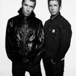 Oasis Mania está bem e realmente assume o país para o icônico concerto de reencontro da banda britânica no Cardiff Principality Stadium na sexta -feira