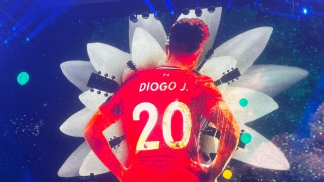 Oasis Oasis presta homenagem a Diogo Jota na turnê

