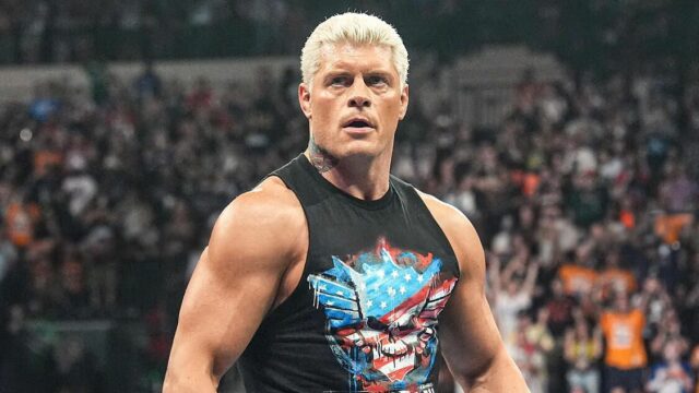 "Obviamente, há sangue ruim" - Cody Rhodes Bomba Bomba Aew Comentários; Ele diz que há "desrespeito" na empresa

