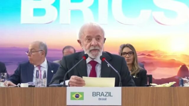 Ofendendo a conferência da Ásia-África Bandung, Presidente Lula: Brics Hepend

