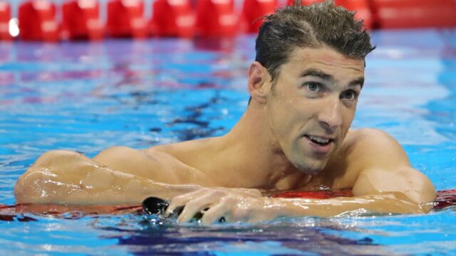 Olímpico de ouro: Phelps para ensinar corvos a nadar

