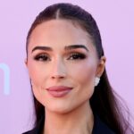 Olivia Culpo Sparks debate com seleções de bolsas de hospital, mas os fãs dizem que se saiu bem