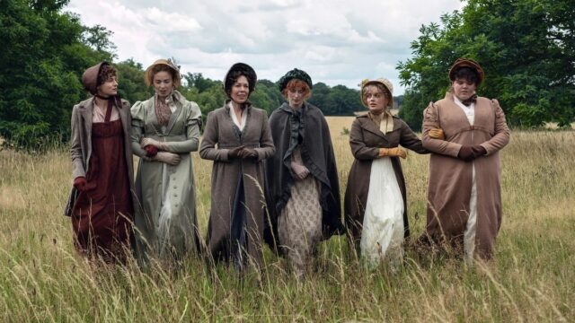 "Orgulhoso e preconceito": a Netflix representa a primeira visão de Emma Corrin, Olivia Colman e mais como uma família Bennet


