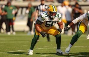 Os Packers dão ao Ocidente a Tom que eles batem US $ 88 milhões para estender o contrato Green Bay Packers jogador usando o número 50.