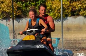 Os alunos de Sydney deixaram o jet ski prata 0728-SYDNEY-SOU-LAKE-LIVE-LIFE-LIVE-SUB3