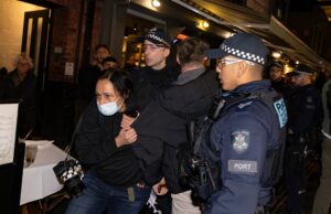 Os atacantes anti -semíticos se concentram à força na sinagoga, o restaurante israelense na Austrália Os atacantes anti -semíticos se concentram à força na sinagoga, o restaurante israelense na Austrália