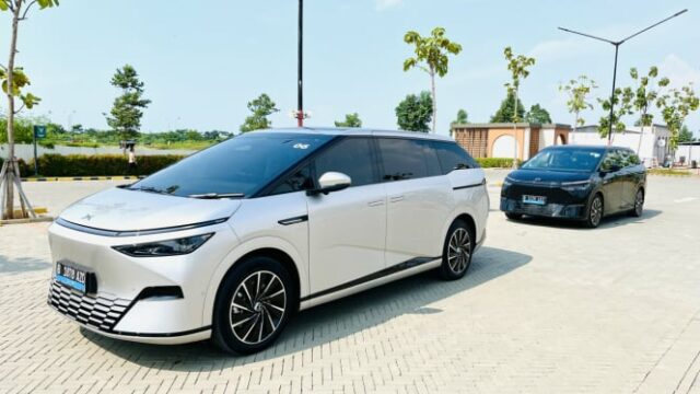Os carros elétricos xpeng começam a se reunir em Purwakarta

