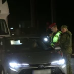 Os controles de fronteira voltaram. Movimento lento, serviços prontos para ação