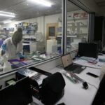 Os cortes de apoio dos EUA impedem a pesquisa de vacinas contra o HIV na África do Sul, com influência global
