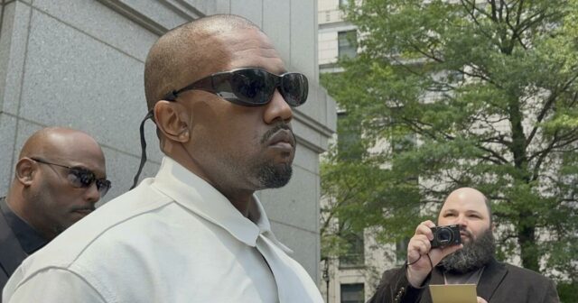 Os detalhes do exílio de Kanye West alegavam agressão sexual, perseguindo enquanto aumentava a luta legal

