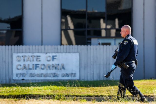 Os detalhes são criados por meio de supostos atiradores em Oakland Parole Agent Killing

