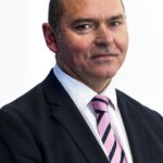 Sir Jim, CEO da NHS England, disse aos gerentes do hospital que ele quer que eles tenham uma linha mais difícil contra a BMA