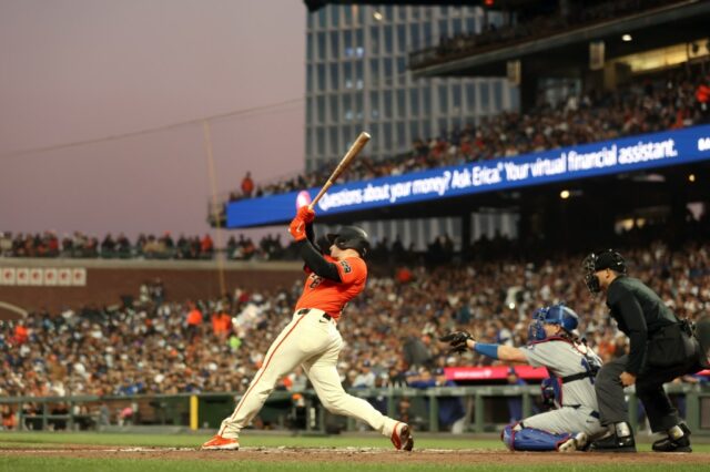 Os gigantes do SF são enrolados com dodgers de demissão para terminar o primeiro tempo - com mudanças nos dois lados da rivalidade

