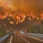 Um incêndio se enfurece sobre uma área florestal perto da vila de Cavuslar, no distrito de Karabuk, no noroeste da Turquia, quarta -feira, 23 de julho de 2025
