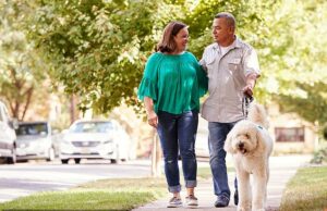 Os médicos revelam as mudanças simples no estilo de vida que podem impedir a demência no maior estudo do gênero Um grande estudo americano descobriu que intervenções como o exercício podem melhorar a saúde cognitiva (armazém)