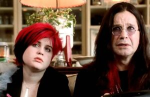 Os melhores filmes e participações televisivas de Ozzy Osbourne – ‘Austin Powers’, Adam Sandler e muito mais Da esquerda: Ozzy Osbourne, Robert Marmato, Sharon Osbourne, Kelly Osbourne e Jack Osbourne
