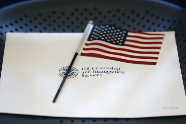 Os portadores de green card fazem o atraso de grande imigração: saber

