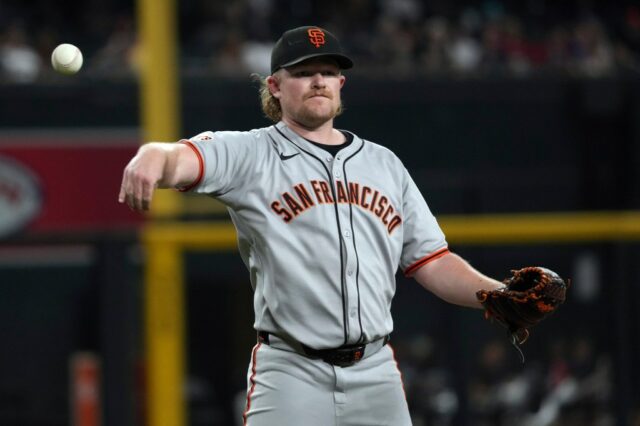 Os problemas de SF Giants permanecem no deserto quando Diamondbacks vence o primeiro de quatro jogos

