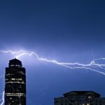 Os texanos alertaram mais inundações repentinas no meio de grandes tempestades