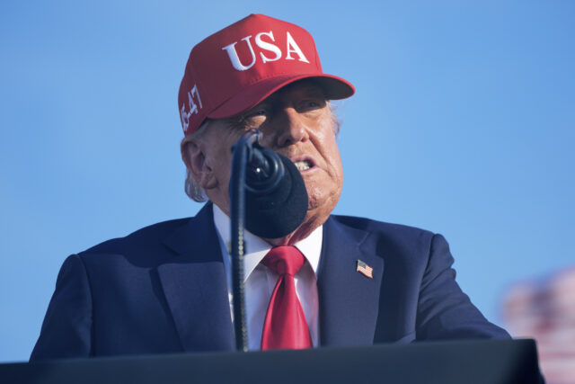 Os vídeos mostram o tamanho da multidão de Trump para a Feira do Estado de Iowa

