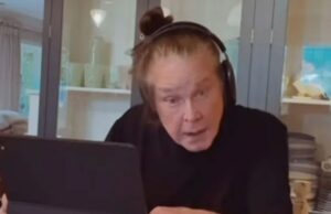 Ozzy Osbourne desfrutava de café da manhã com dias familiares antes da morte 072425_OZZY_KELLY_-AOSEBURNE_BREBOMF_KAL