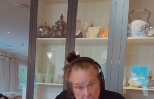 Ozzy Osbourne é visto apenas dois dias antes de sua morte em um último vídeo -aquecendo vídeo tomando café da manhã com sua família Ozzy Osbourne foi visto passando um tempo com sua família em um vídeo final fofo que foi compartilhado apenas dois dias antes de sua morte com 76 anos