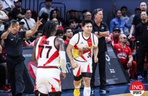 PBA: San Miguel conectará a série semifinal da Ginebra em 2-2 Juami Tiongson, de San Miguel Beermen, Barangay Ginebra Gin Kings contra as semifinais da PBA Philipin Cup 4 partidas.