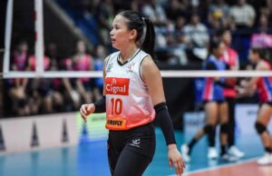 PVL: ERiN PANTI DUELLO PANTiNAN E seu companheiro de equipe por um longo tempo, Toring é feliz Cignline Cool Smashers contra o Cignal HD Spikers durante um PVL na partida da turnê contra Pangilinan.